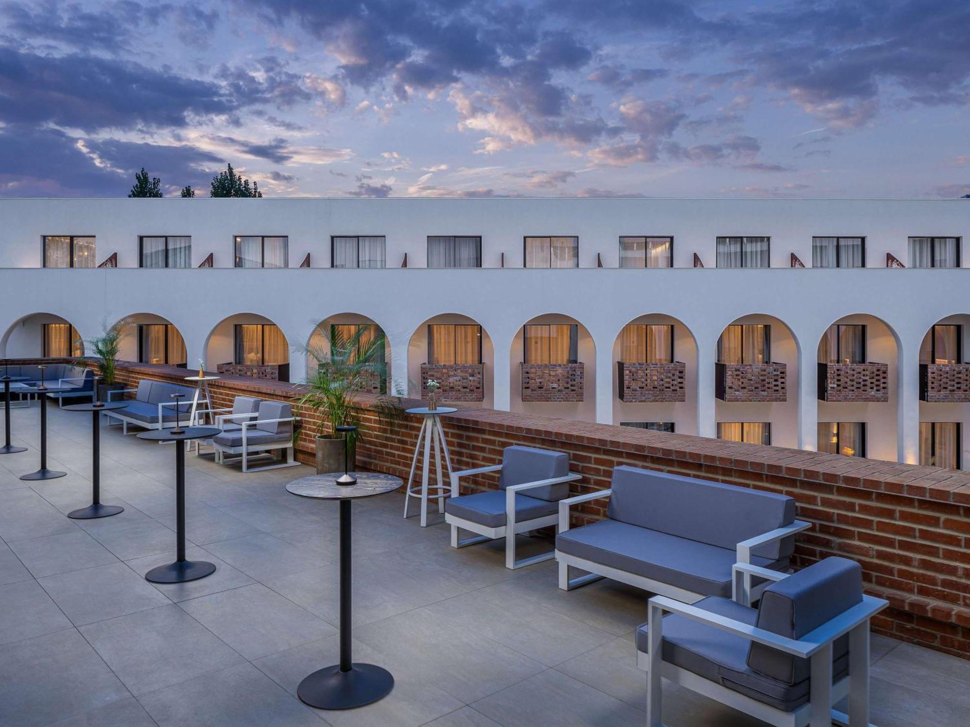 Mercure Conacul Cozieni Pasarea Esterno foto
