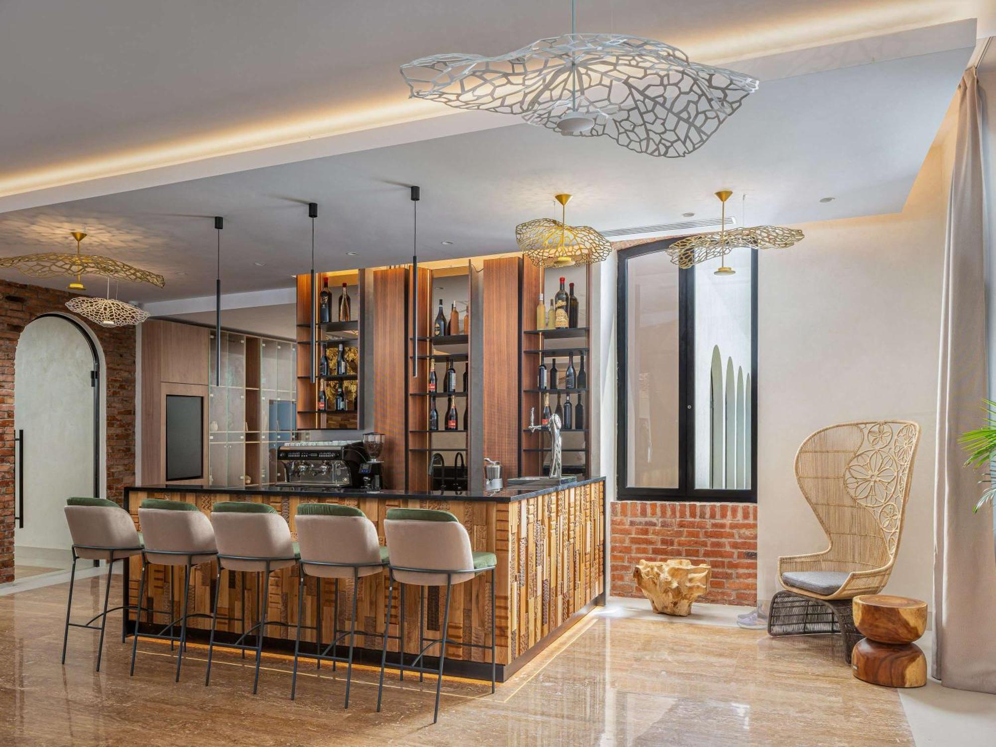 Mercure Conacul Cozieni Pasarea Esterno foto