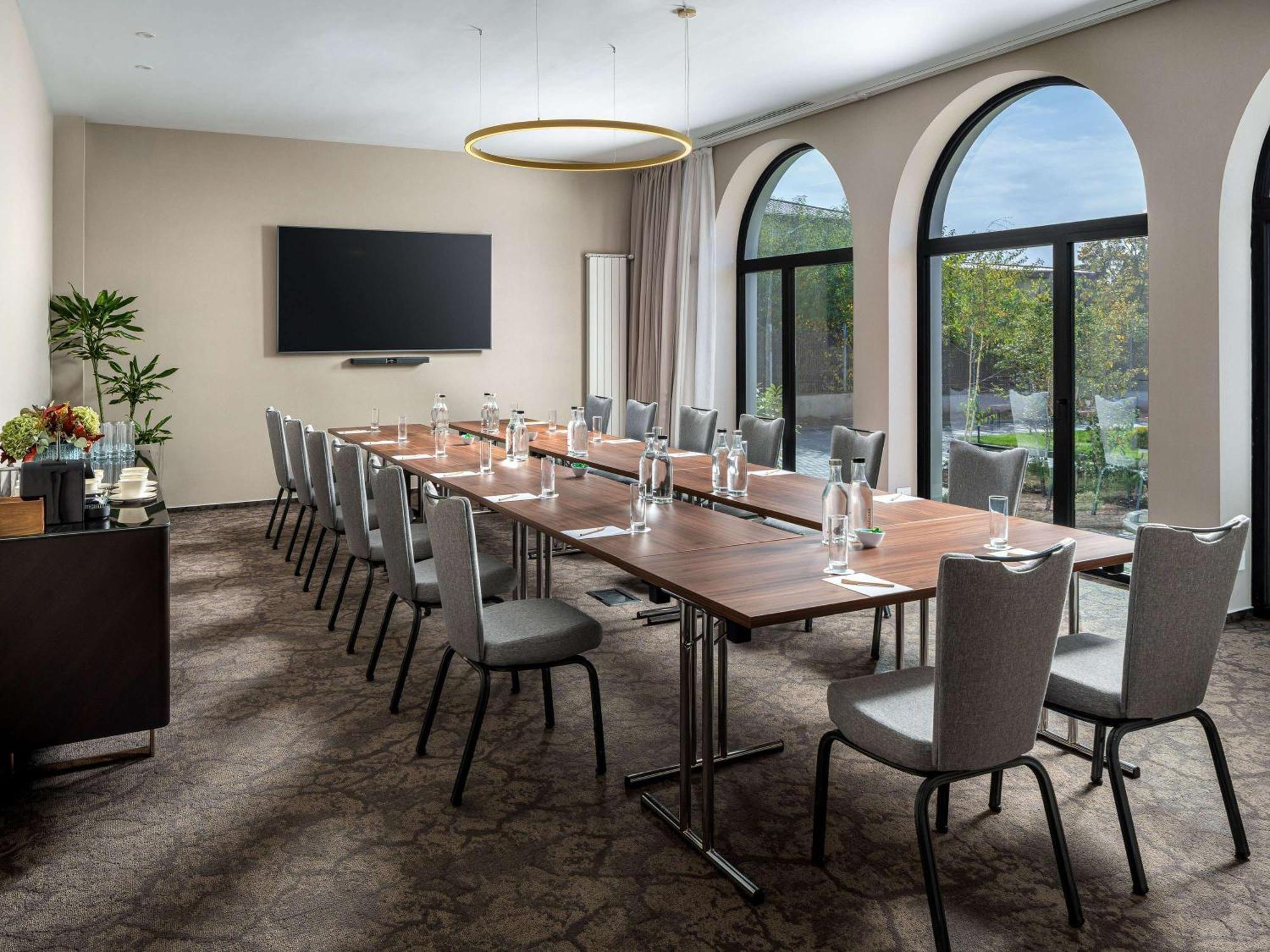 Mercure Conacul Cozieni Pasarea Esterno foto