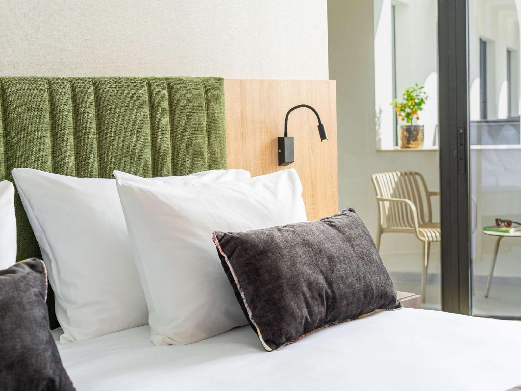 Mercure Conacul Cozieni Pasarea Esterno foto