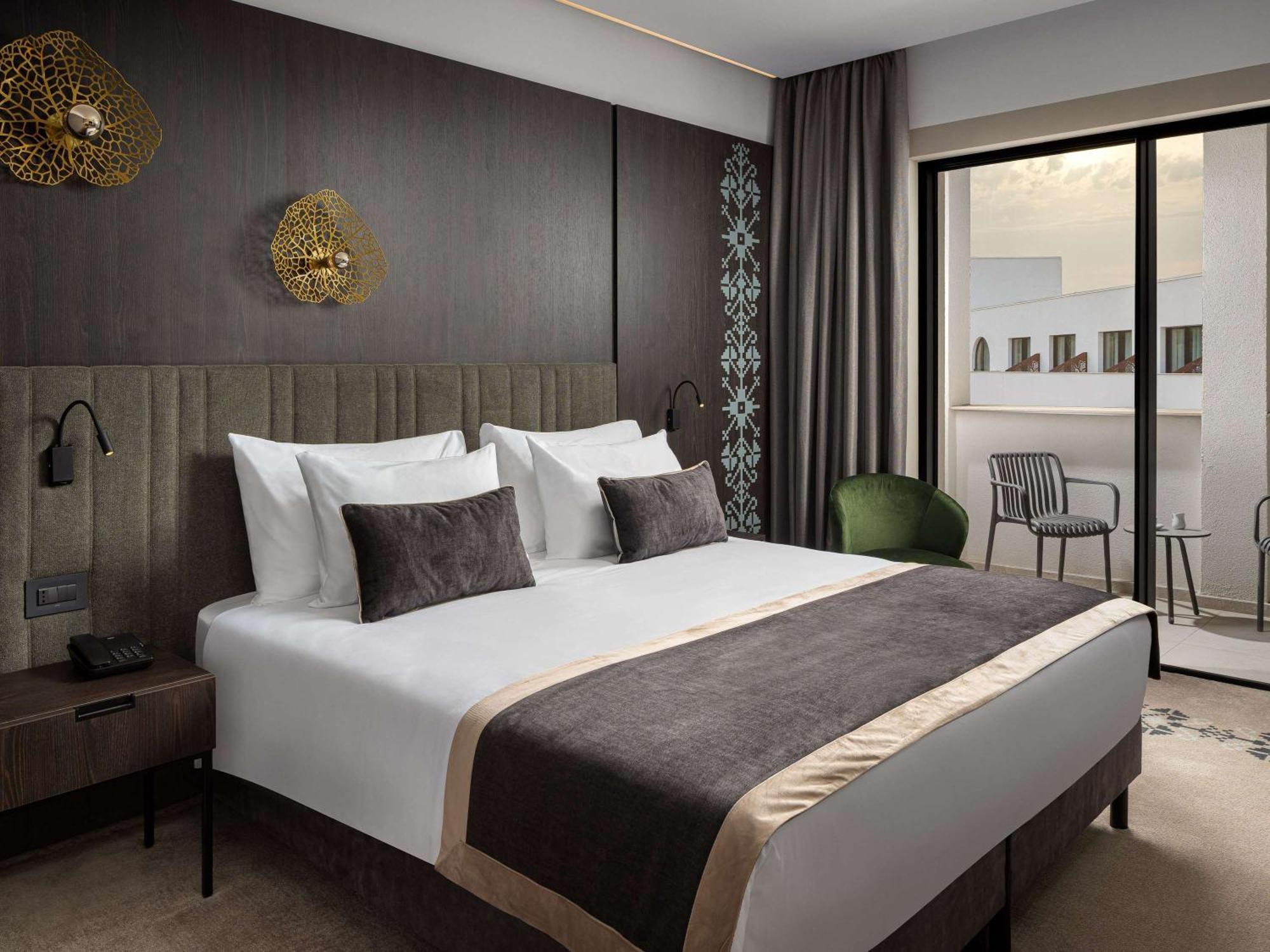 Mercure Conacul Cozieni Pasarea Esterno foto