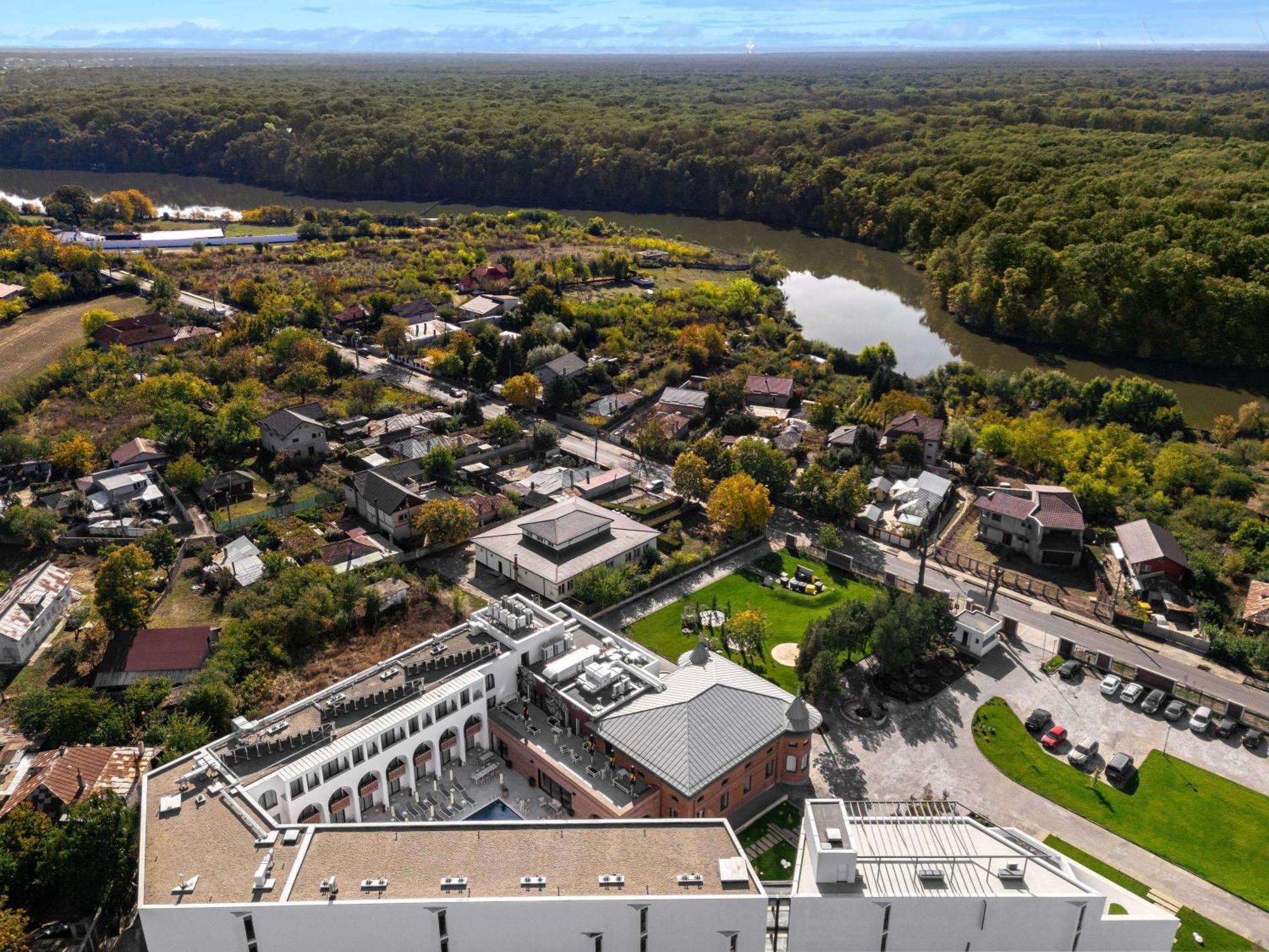 Mercure Conacul Cozieni Pasarea Esterno foto