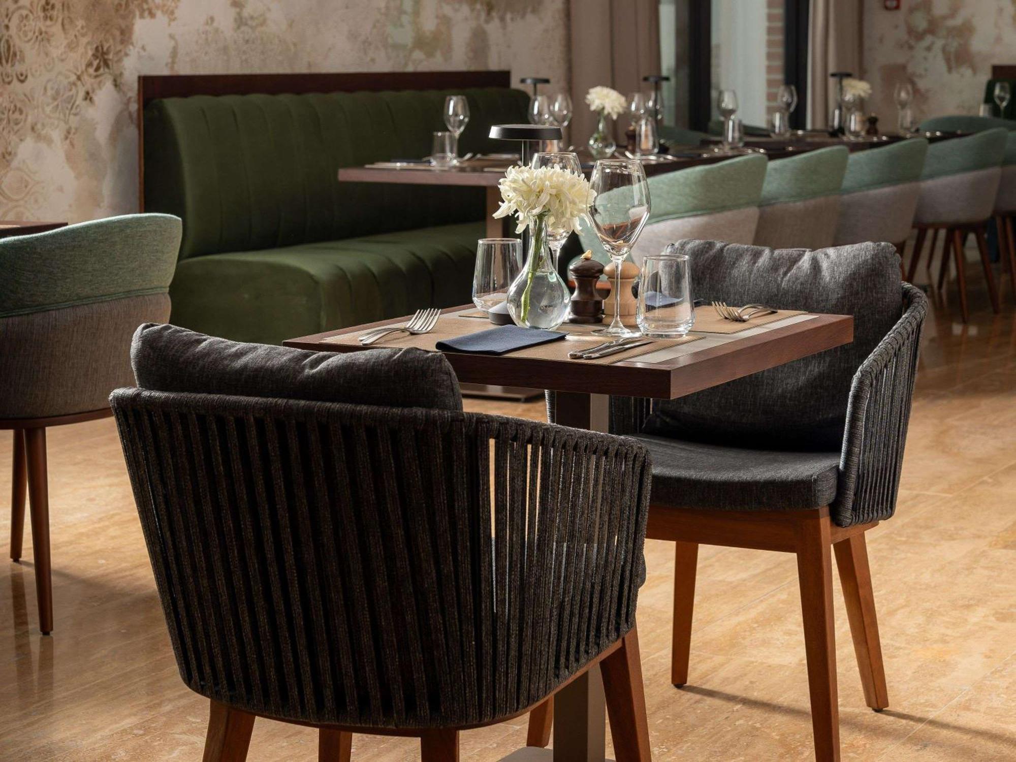 Mercure Conacul Cozieni Pasarea Esterno foto